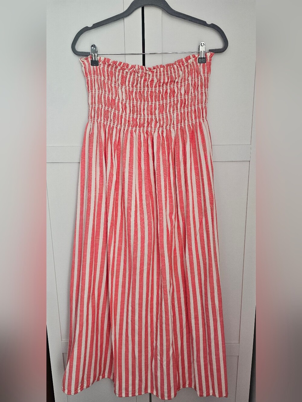 Universal Thread Coral and White Strapless Smocked Maxi Dress